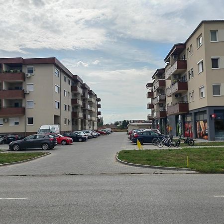 Road Warriors Apartment Σουμπότικα Εξωτερικό φωτογραφία