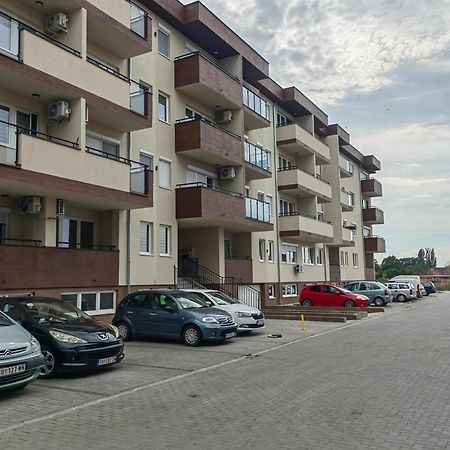 Road Warriors Apartment Σουμπότικα Εξωτερικό φωτογραφία