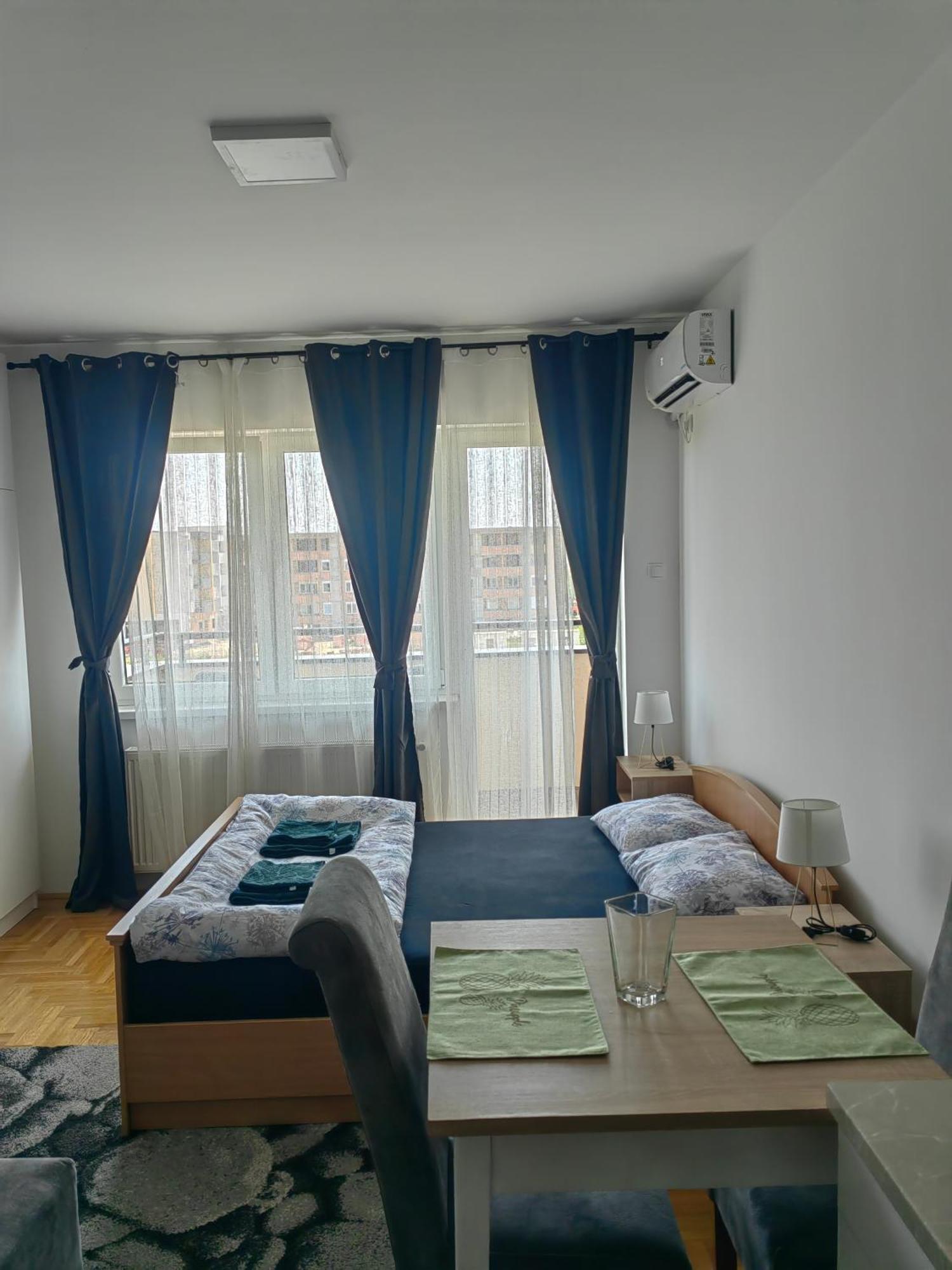 Road Warriors Apartment Σουμπότικα Εξωτερικό φωτογραφία