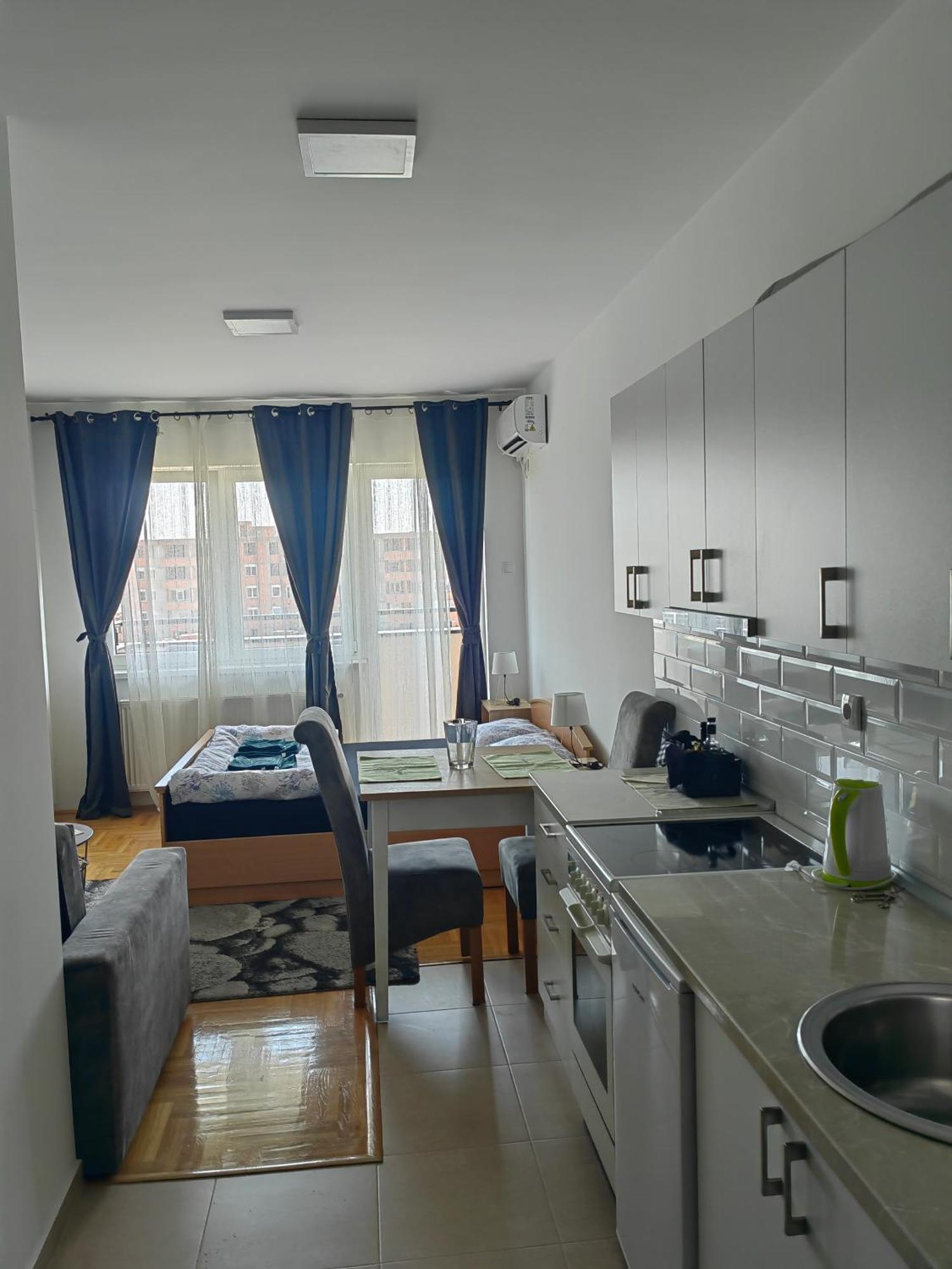 Road Warriors Apartment Σουμπότικα Εξωτερικό φωτογραφία