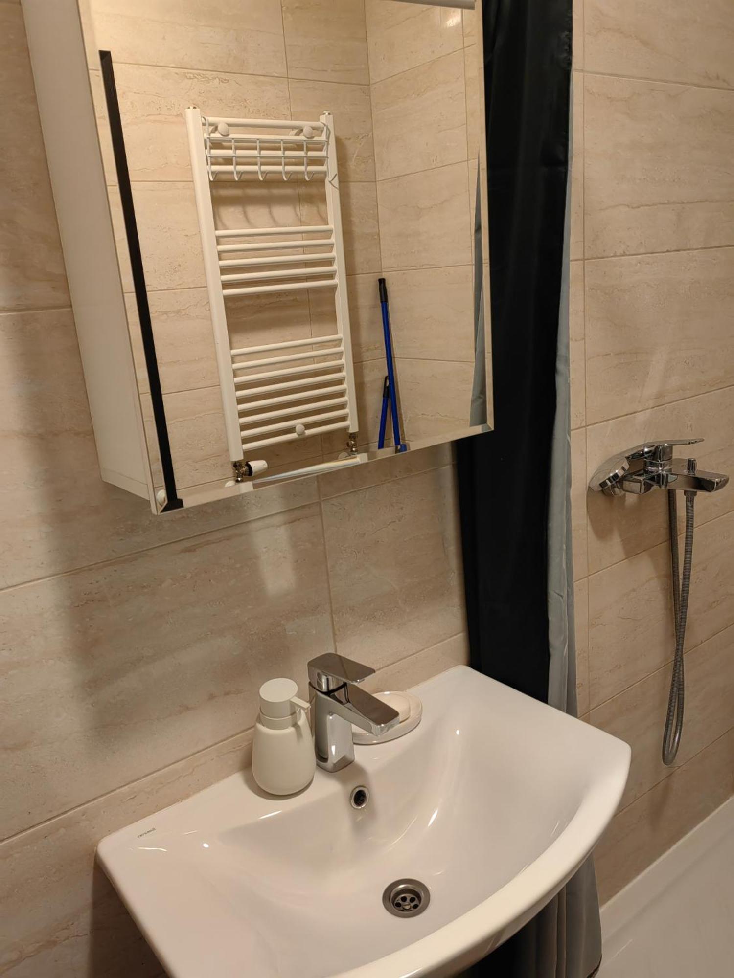 Road Warriors Apartment Σουμπότικα Εξωτερικό φωτογραφία